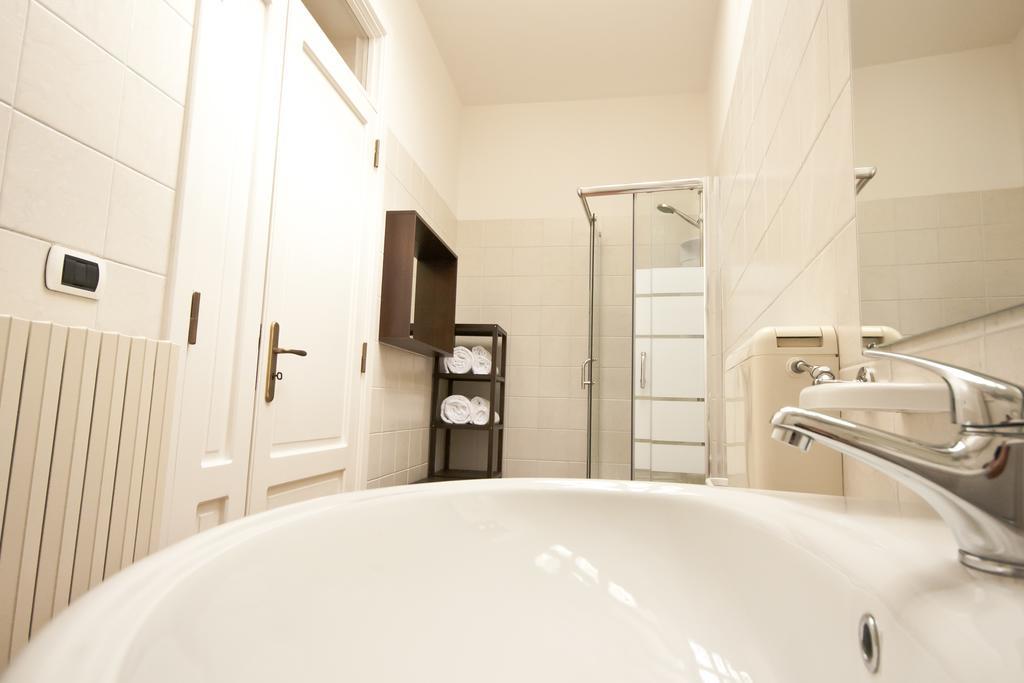 And So Bed & Breakfast Lecce Ruang foto