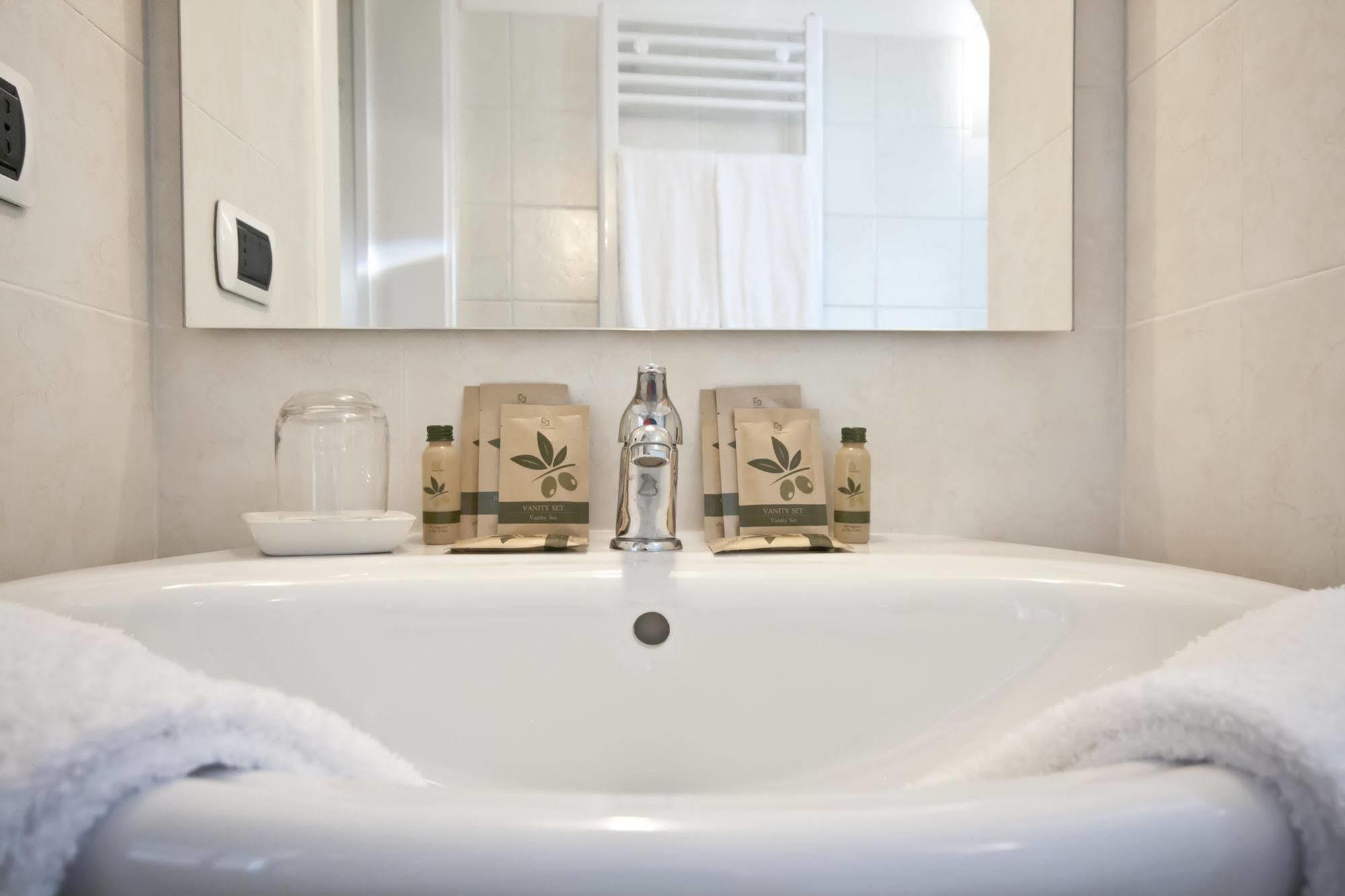 And So Bed & Breakfast Lecce Bagian luar foto