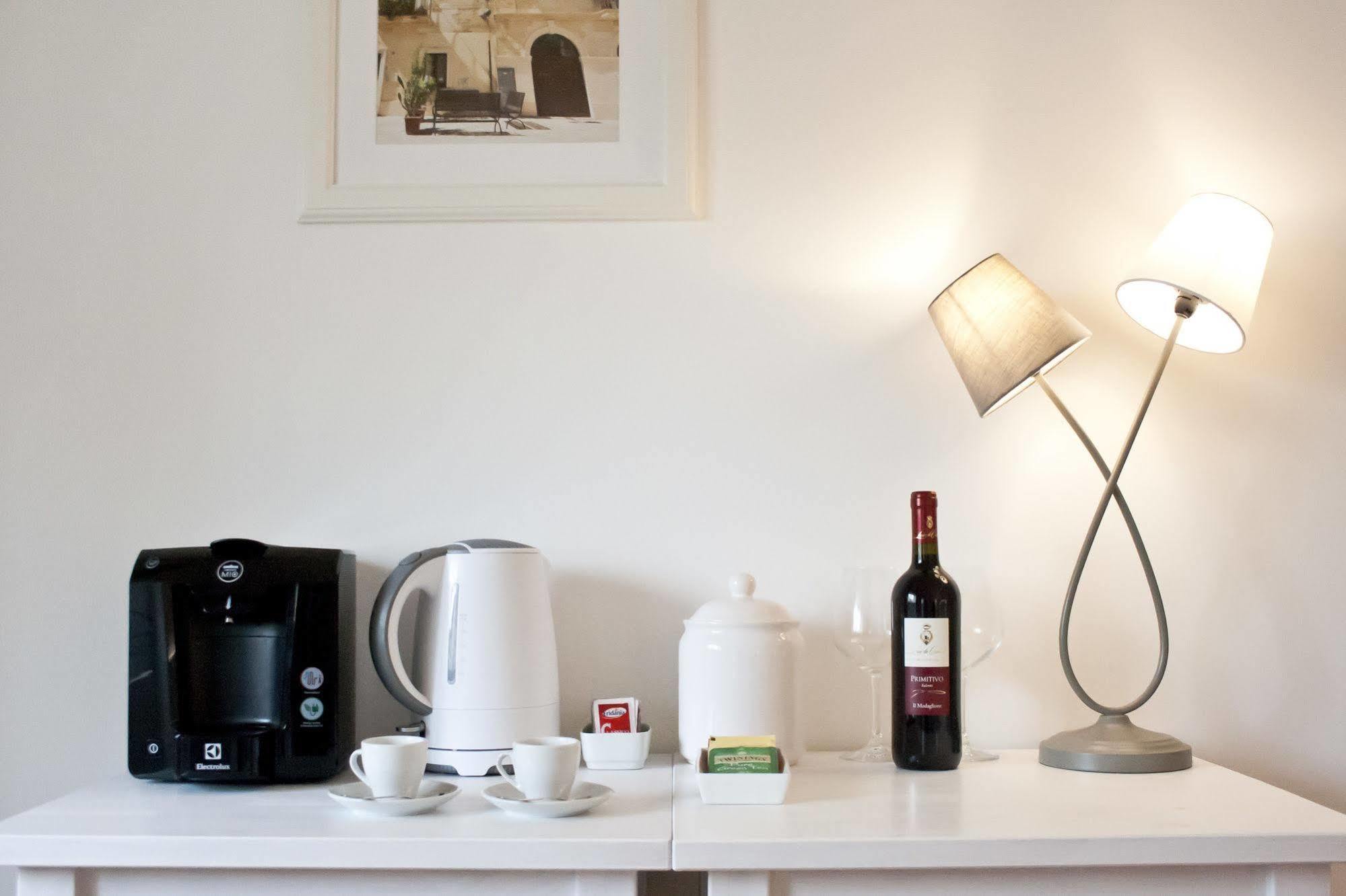 And So Bed & Breakfast Lecce Bagian luar foto