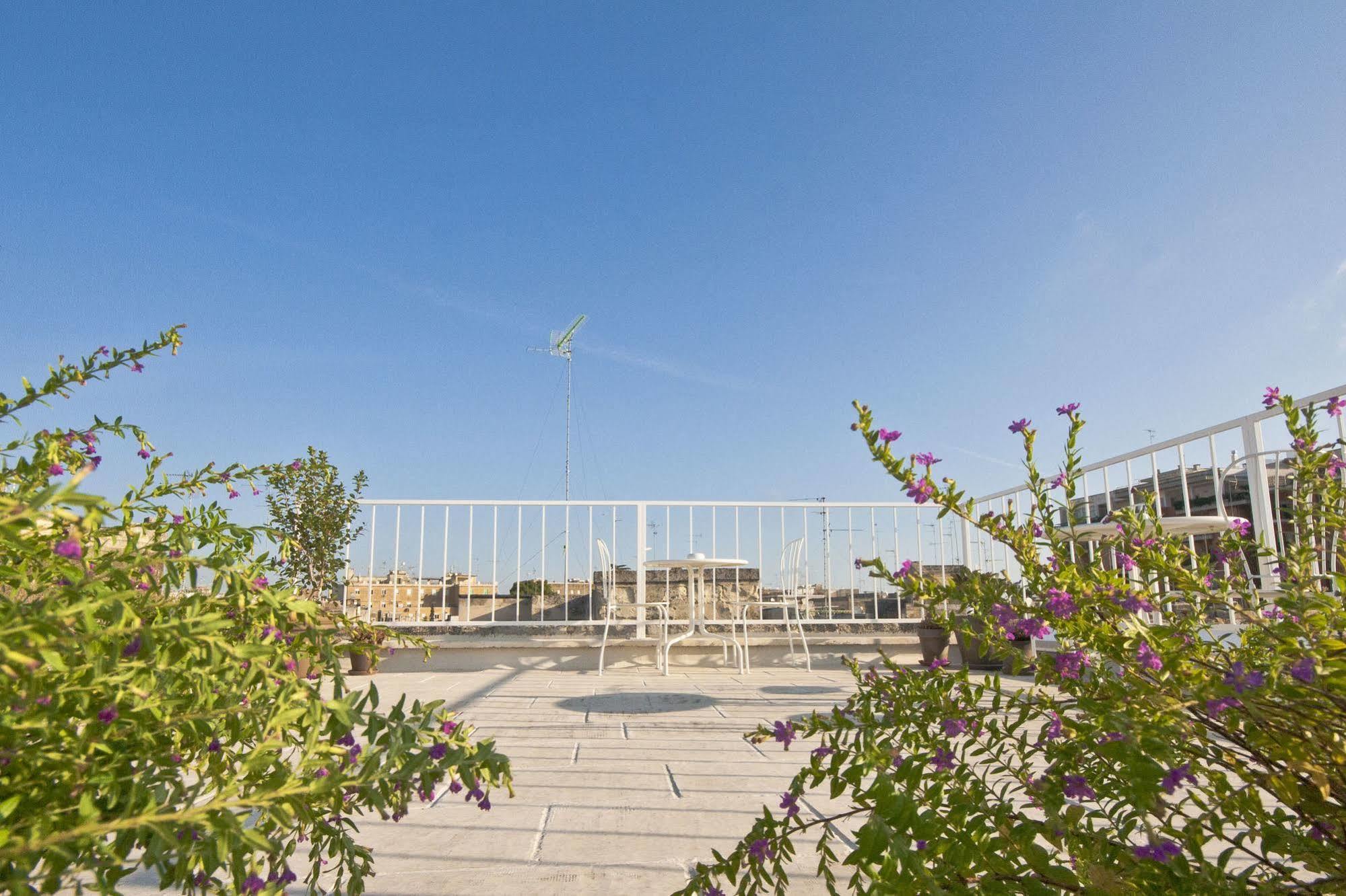 And So Bed & Breakfast Lecce Bagian luar foto