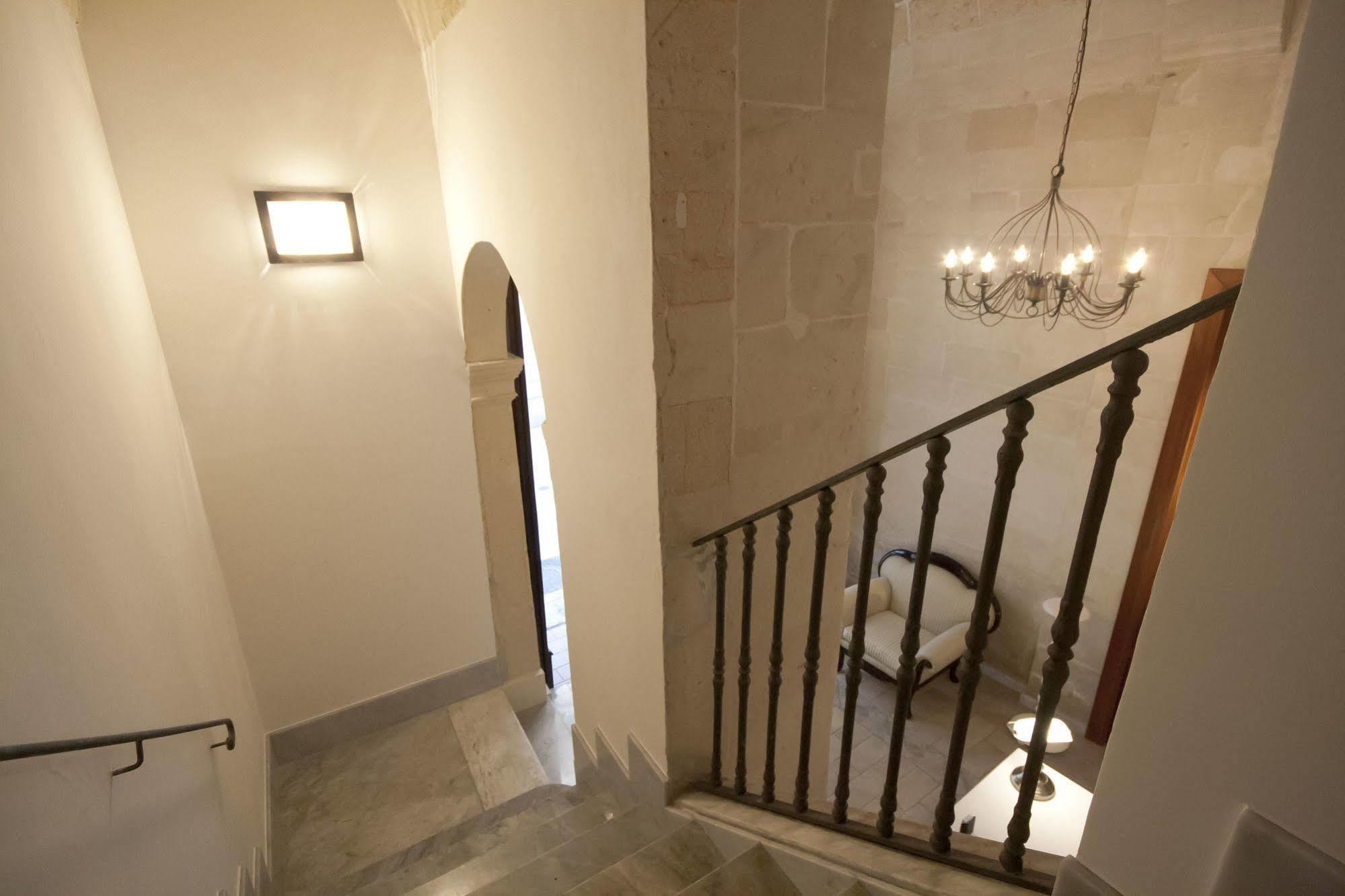 And So Bed & Breakfast Lecce Bagian luar foto